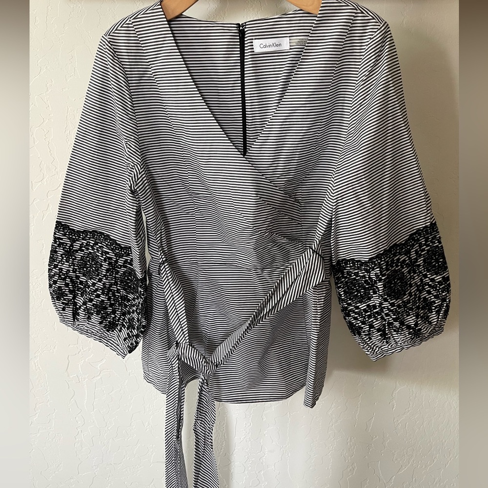 Calvin Klein| Poplin Wrap Top with Embroidered Balloon Sleeve•••+ Tie Waist